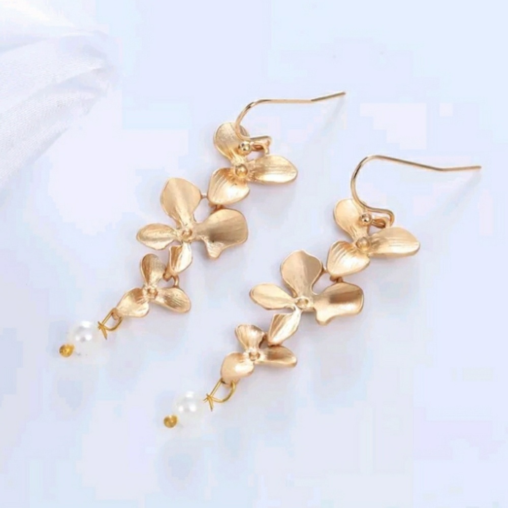 U PICK GOLD OR SILVER LOTUS ORCHID FLOWER DROPS